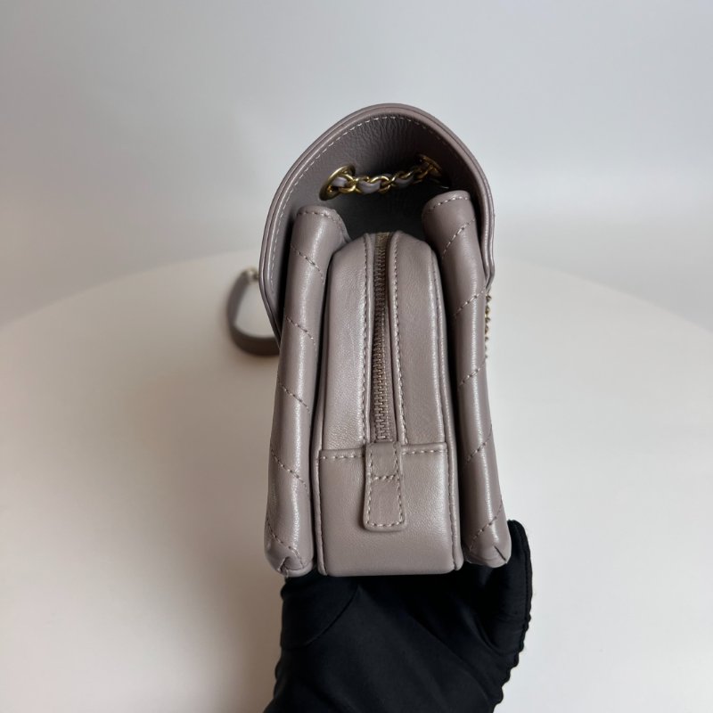 CHANEL 25開 紫灰金鍊牛皮信封包-2