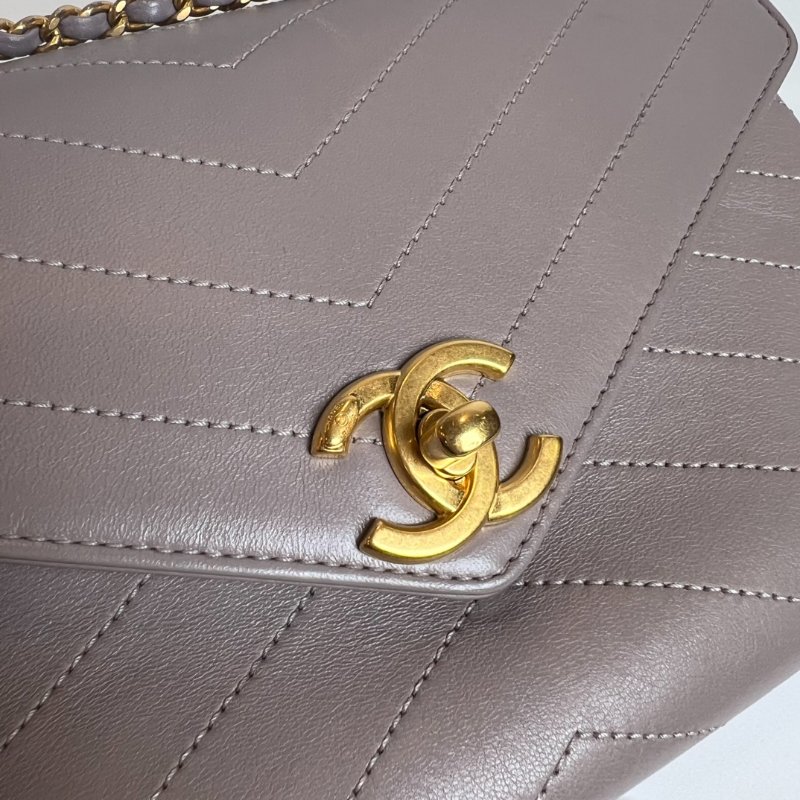 CHANEL 25開 紫灰金鍊牛皮信封包-9