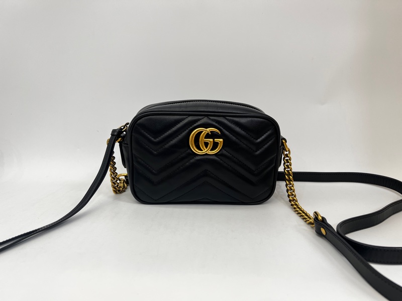 Gucci 黑牛皮山型紋霧金釦Marmont Mini 斜背包-0