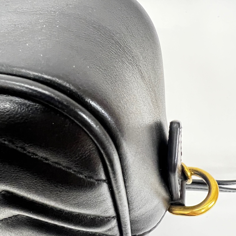 Gucci 黑牛皮山型紋霧金釦Marmont Mini 斜背包-8