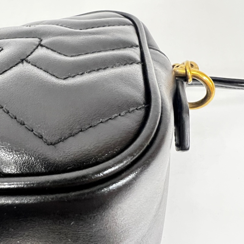 Gucci 黑牛皮山型紋霧金釦Marmont Mini 斜背包-9
