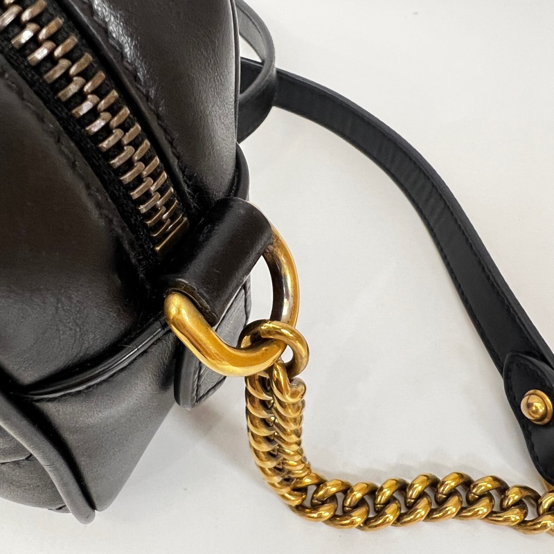Gucci 黑牛皮山型紋霧金釦Marmont Mini 斜背包-14