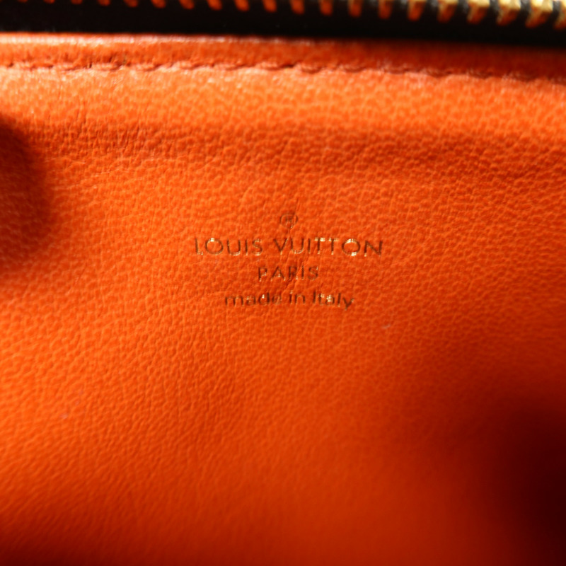 LOUIS VUITTON Monogram Embossed Coussin BB金扣鏈帶手挽肩背兩用袋-6