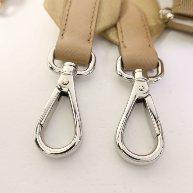 PRADA 尼龍Re-Edition 2005銀扣肩背袋-10