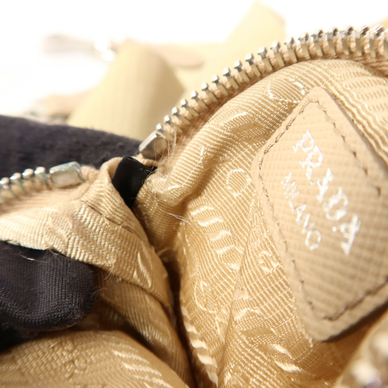 PRADA 尼龍Re-Edition 2005銀扣肩背袋-22