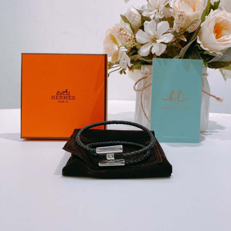 TW4519 Hermes 愛馬仕 H字皮手繩Tornis Tresse Bracelet T4 Noir x PHW-0