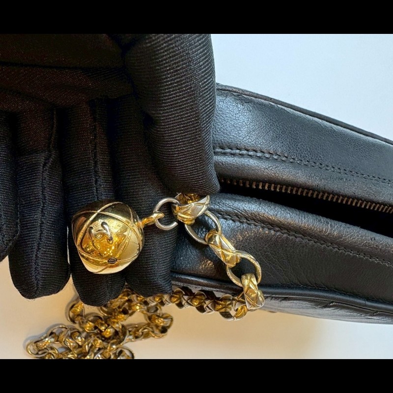 Chanel 金鍊黑皮菱格古董相機斜背包-7
