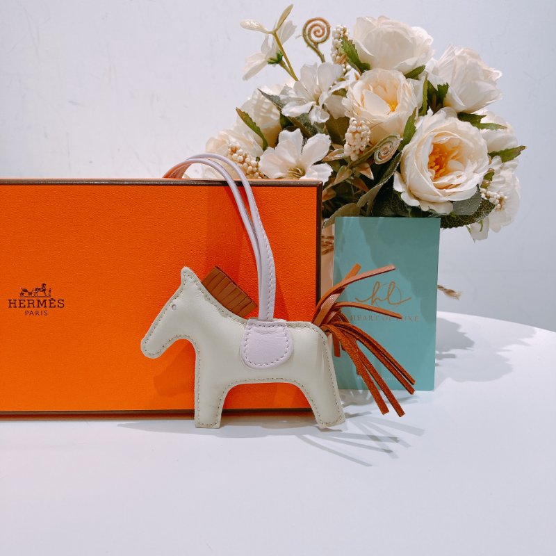 TW4522 Hermes 愛馬仕 馬仔掛件 小皮具Rodeo Charm PM Craie/Gold/mauve Pale-0