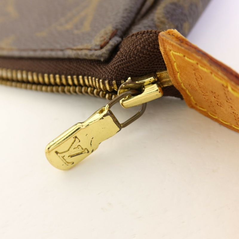 LOUIS VUITTON Monogram Pochette Accessoires金扣手挽袋棕色-9