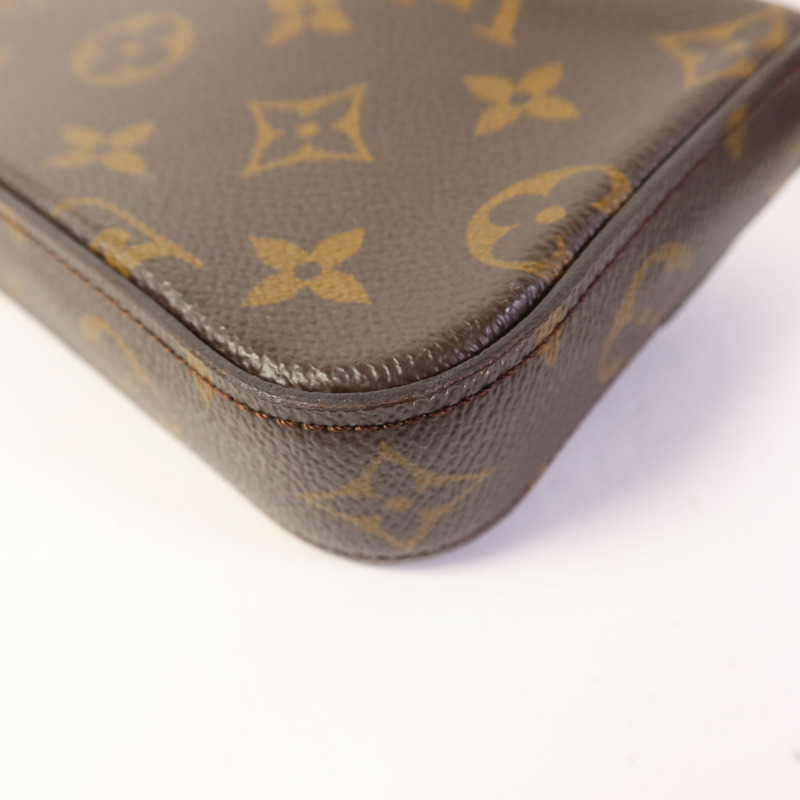 LOUIS VUITTON Monogram Felicie Strap & Go金扣肩背袋-16