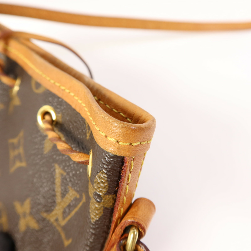 LOUIS VUITTON Monogram Nano Noe金扣肩背袋-16