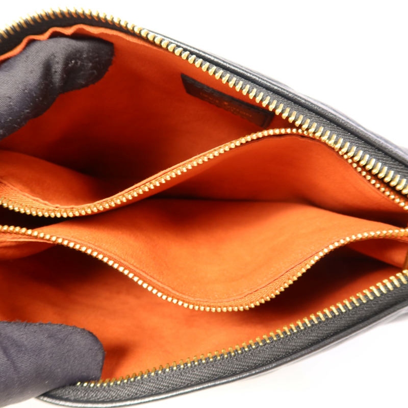 LOUIS VUITTON Monogram Embossed Coussin BB金扣鏈帶手挽肩背兩用袋-5