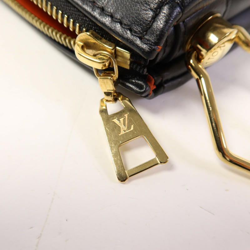 LOUIS VUITTON Monogram Embossed Coussin BB金扣鏈帶手挽肩背兩用袋-7