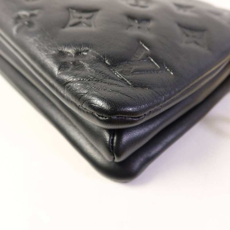 LOUIS VUITTON Monogram Embossed Coussin BB金扣鏈帶手挽肩背兩用袋-11