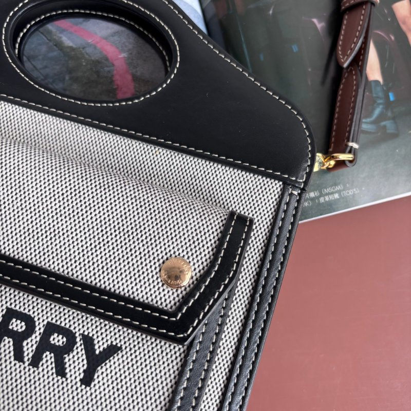 ::BURBERRY:: Pocket 帆布手提 / 斜背口袋包(黑灰)-2