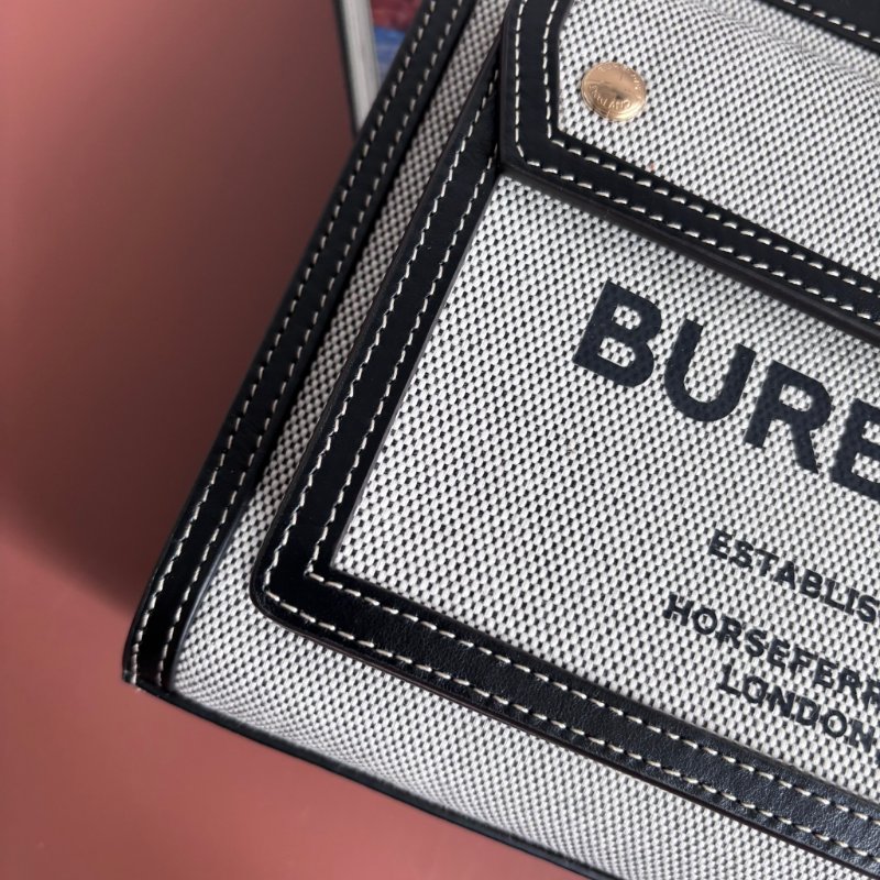 ::BURBERRY:: Pocket 帆布手提 / 斜背口袋包(黑灰)-5
