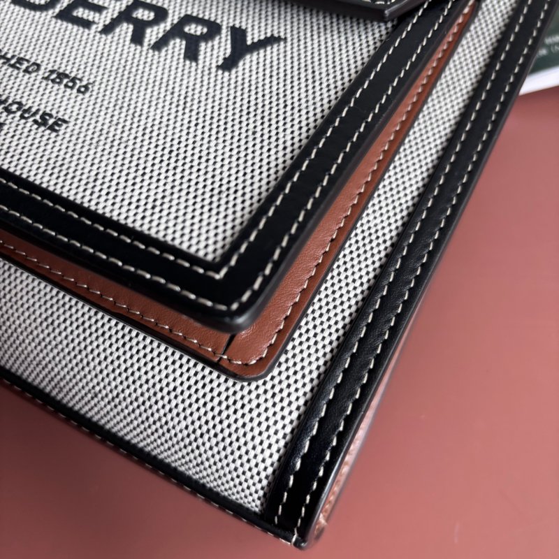 ::BURBERRY:: Pocket 帆布手提 / 斜背口袋包(黑灰)-7