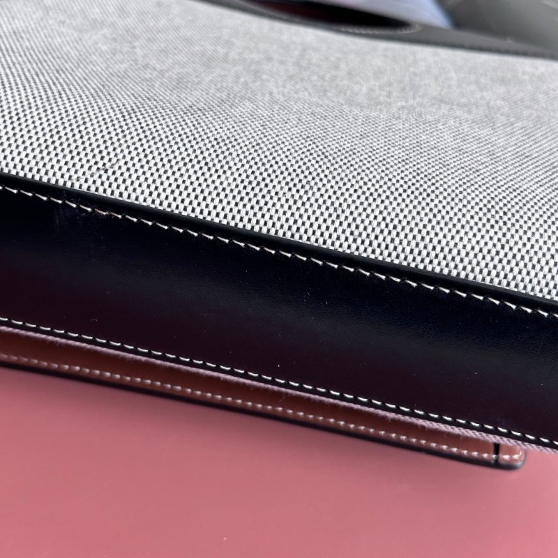 ::BURBERRY:: Pocket 帆布手提 / 斜背口袋包(黑灰)-14