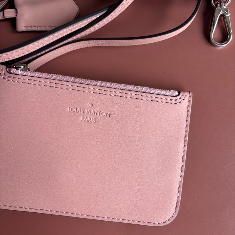 ::Louis Vuitton:: 裸粉膚色 鏤空雕花小牛皮兩用包 Hina PM Handbag Mahina Magnolia-3