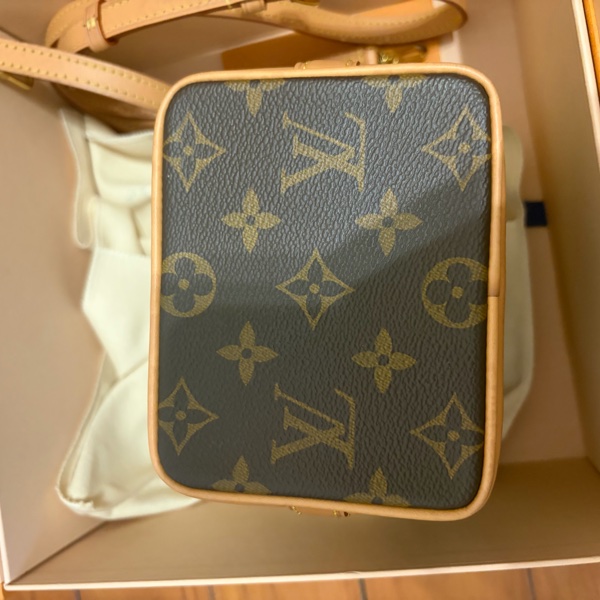 lv nano 水桶包-10