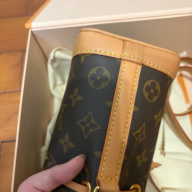 lv nano 水桶包-15