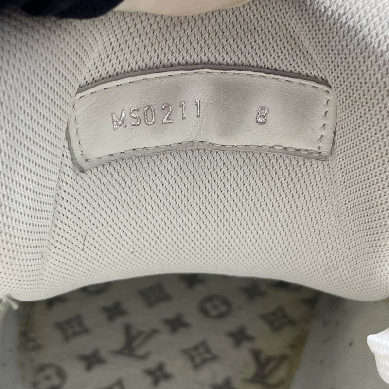 LV trainer sticker-6