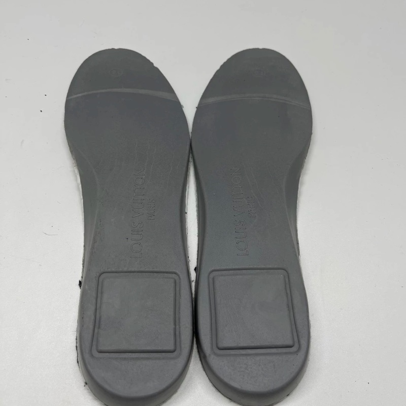 LV trainer sticker-8