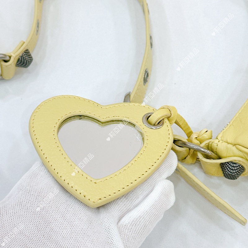 莉亞精品♡ BALENCIAGA XS彎月包淺黃色 二手美包-12