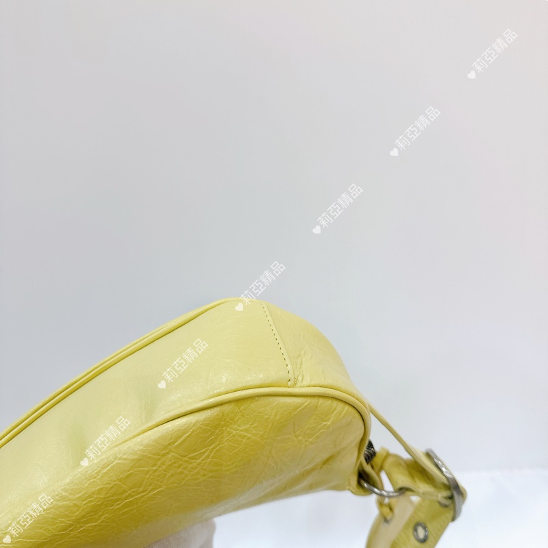 莉亞精品♡ BALENCIAGA XS彎月包淺黃色 二手美包-15