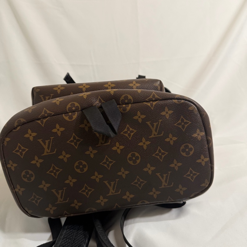 LV咖啡老花登山後背包-10