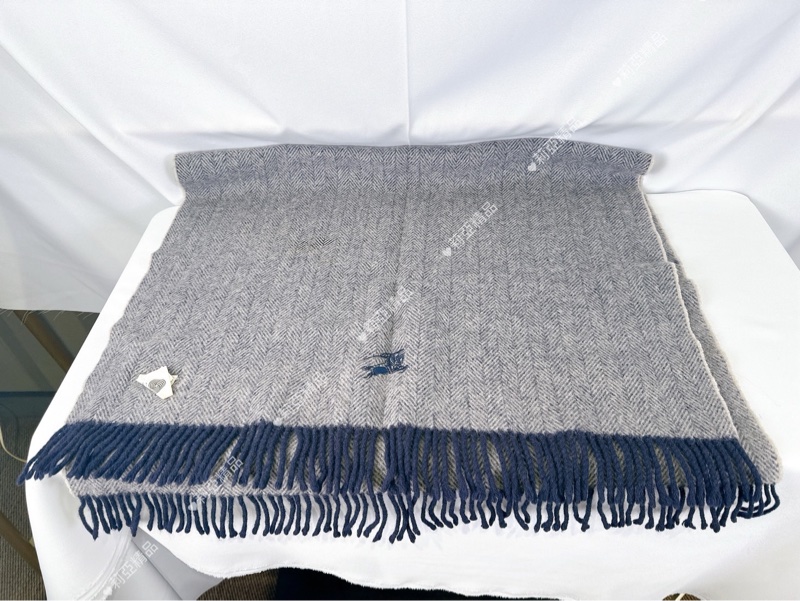 莉亞精品♡Burberry 灰底黑小披肩圍巾 二手-3