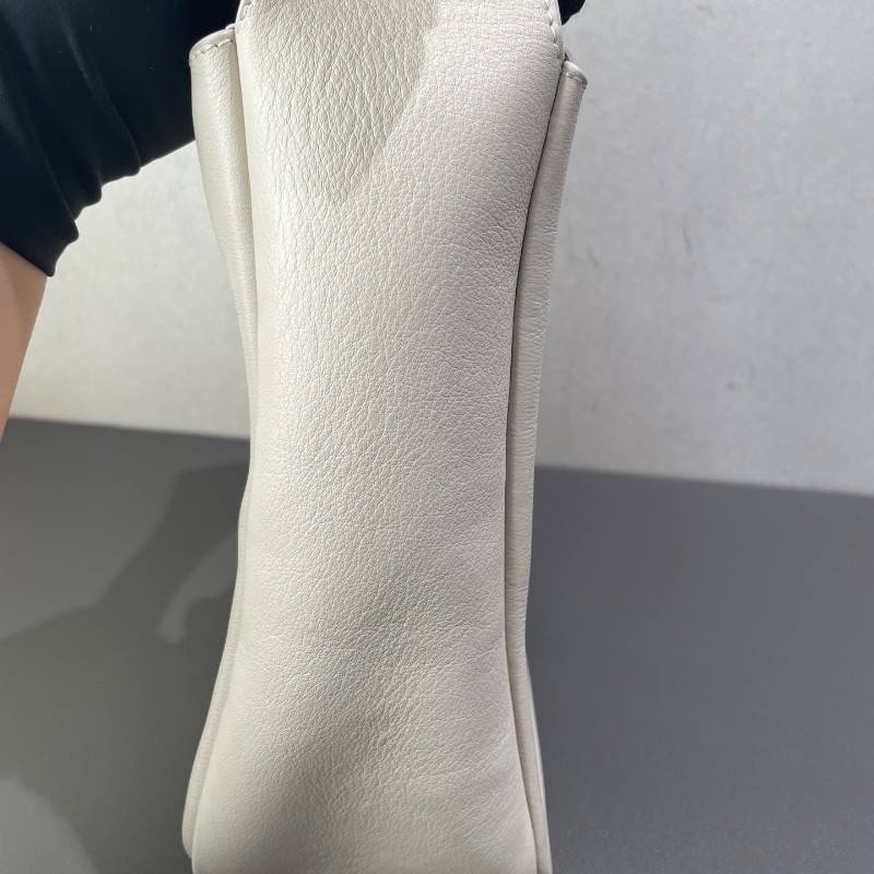 YSL hobo 小號 LE 5A7 baby 白色肩背包-7