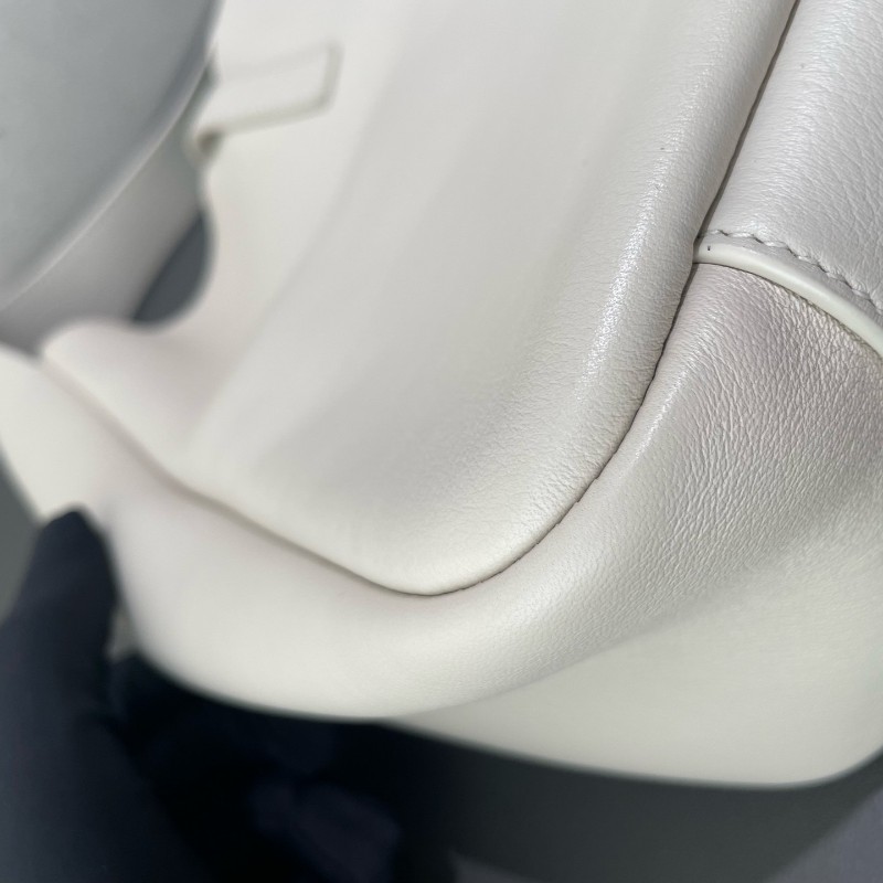 YSL hobo 小號 LE 5A7 baby 白色肩背包-10