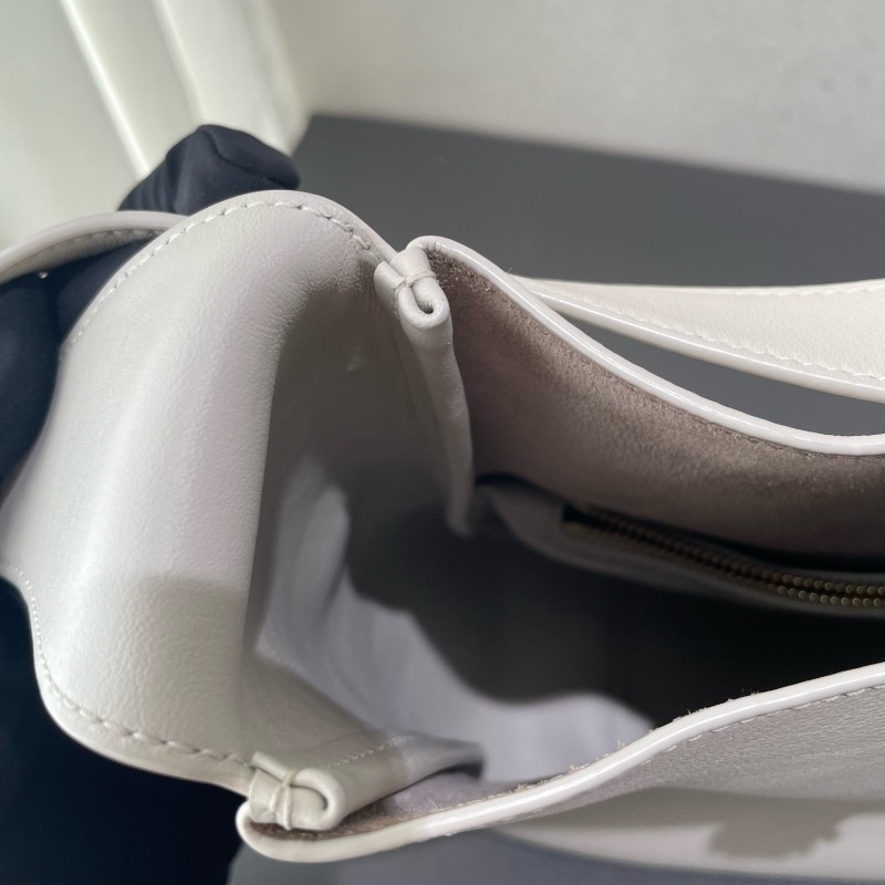 YSL hobo 小號 LE 5A7 baby 白色肩背包-14