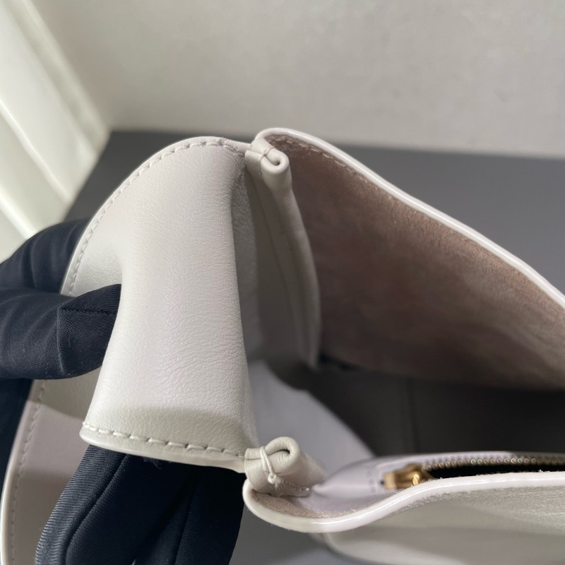 YSL hobo 小號 LE 5A7 baby 白色肩背包-15