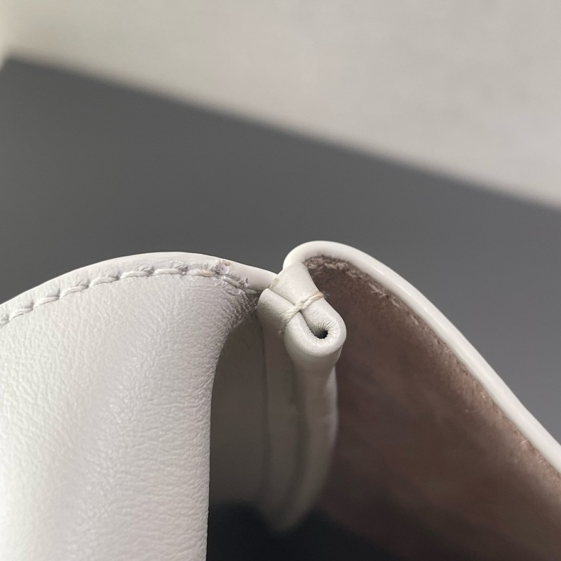 YSL hobo 小號 LE 5A7 baby 白色肩背包-16