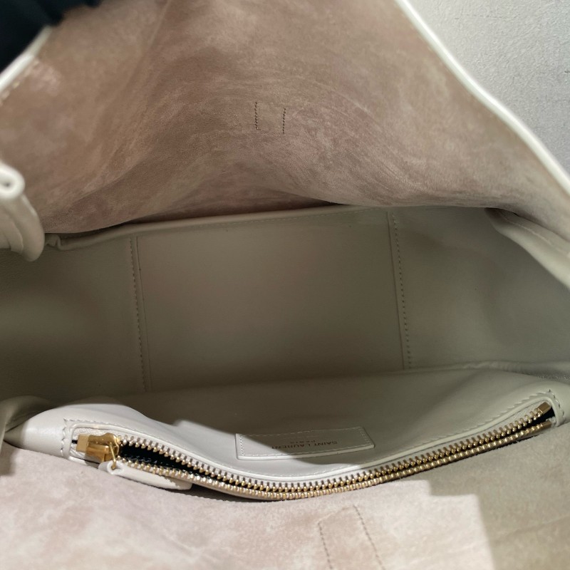 YSL hobo 小號 LE 5A7 baby 白色肩背包-17