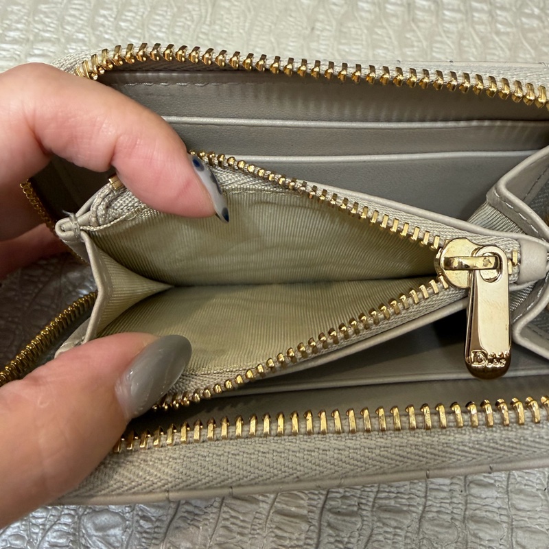 Dior 沙色羊皮Lady Dior Voyageurㄇ拉零錢包-7