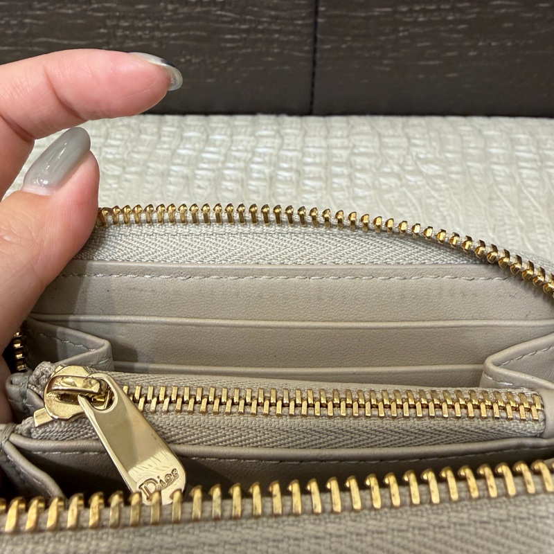 Dior 沙色羊皮Lady Dior Voyageurㄇ拉零錢包-8