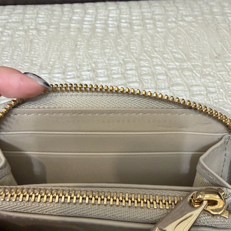 Dior 沙色羊皮Lady Dior Voyageurㄇ拉零錢包-9