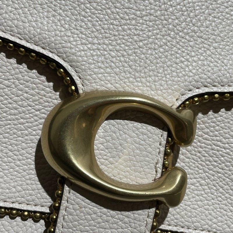 COACH Tabby 26 白色走珠珠鏈經典c信封包-6