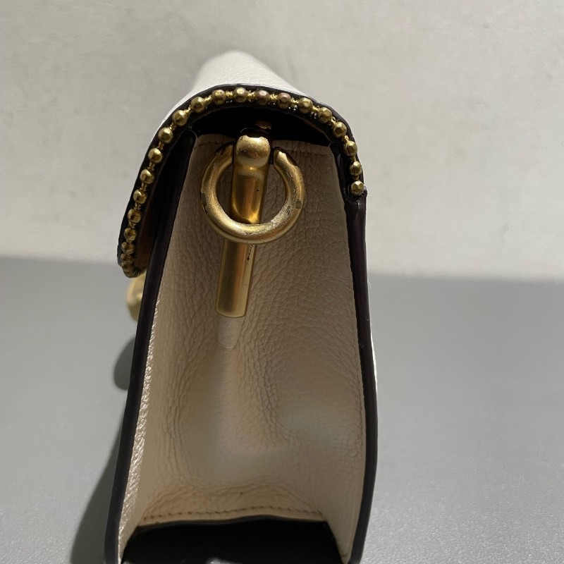 COACH Tabby 26 白色走珠珠鏈經典c信封包-7