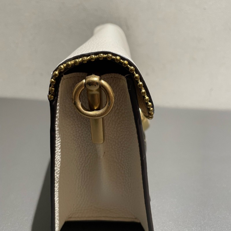 COACH Tabby 26 白色走珠珠鏈經典c信封包-9