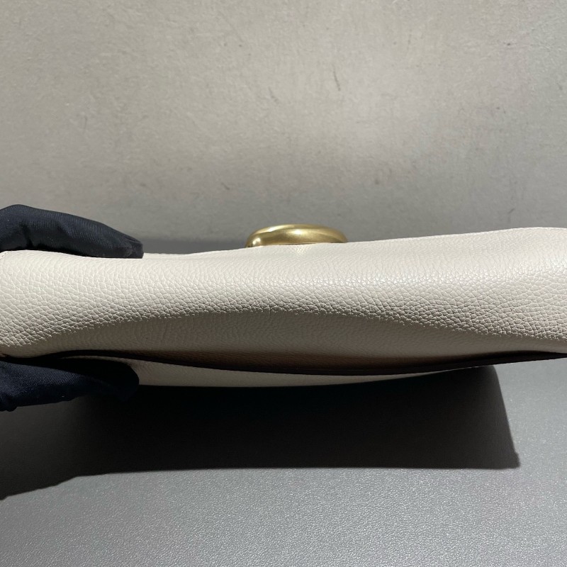 COACH Tabby 26 白色走珠珠鏈經典c信封包-10