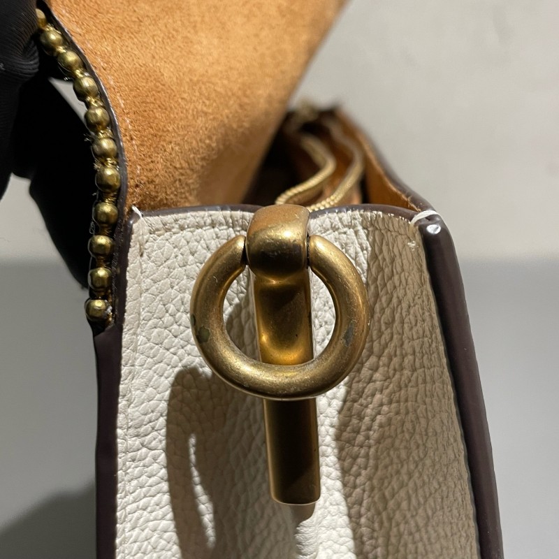 COACH Tabby 26 白色走珠珠鏈經典c信封包-17