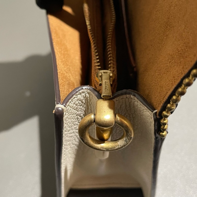 COACH Tabby 26 白色走珠珠鏈經典c信封包-20