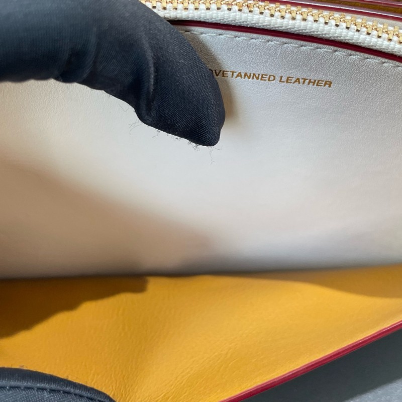 Coach 白色重工鏈條包 斜背包-23