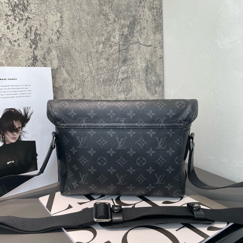 LV 黑武士 voyager 郵差包 小號 斜背包-1