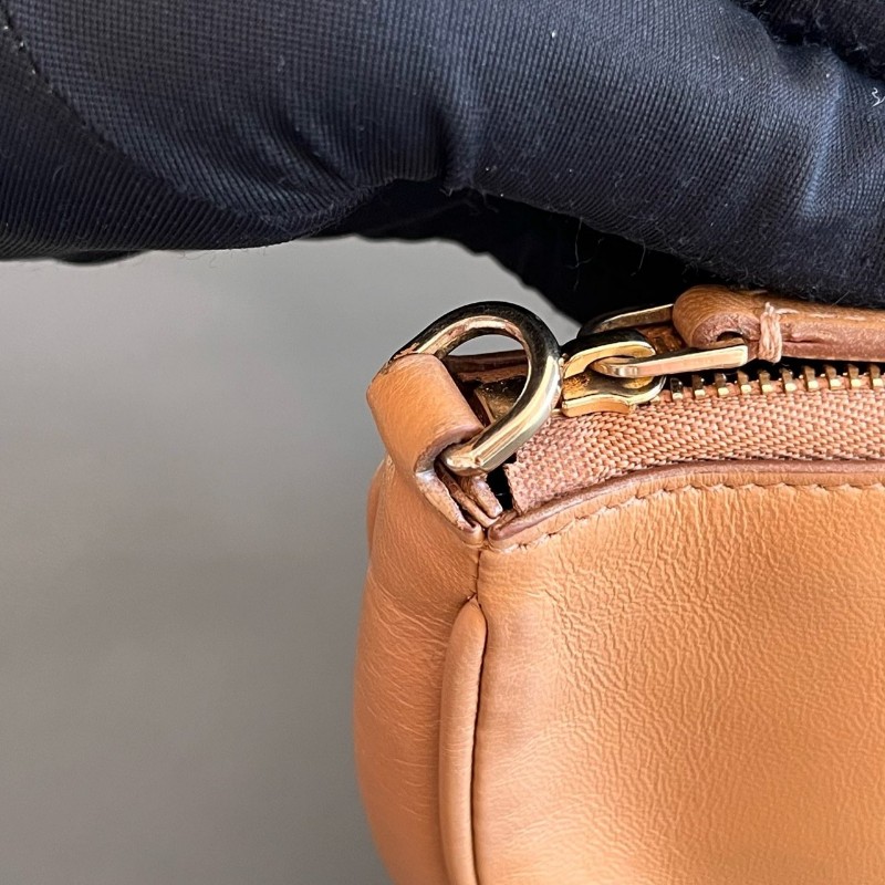 Burberry 埃倫匹亞月半包 手提包-18