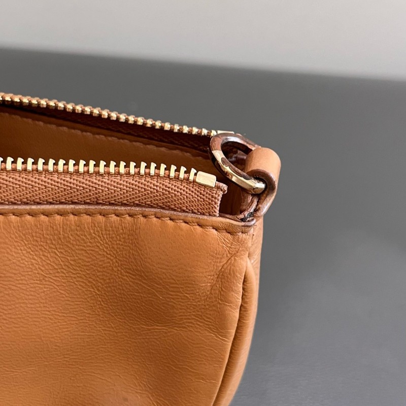 Burberry 埃倫匹亞月半包 手提包-19